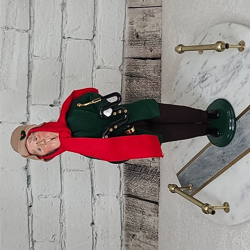 Byers' Choice Carolers Collectible Hand Crafted 2005 Waite with Serpentine
